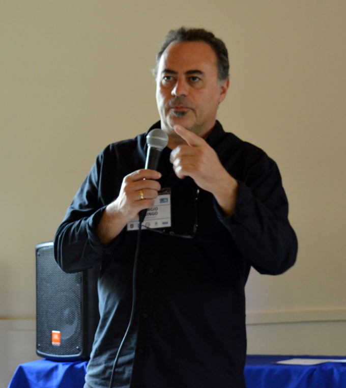 ALMA engineer Giorgio Siringo giving a talk at ChAIN. Credit: Celeste Burgos/Natalia Caceres.