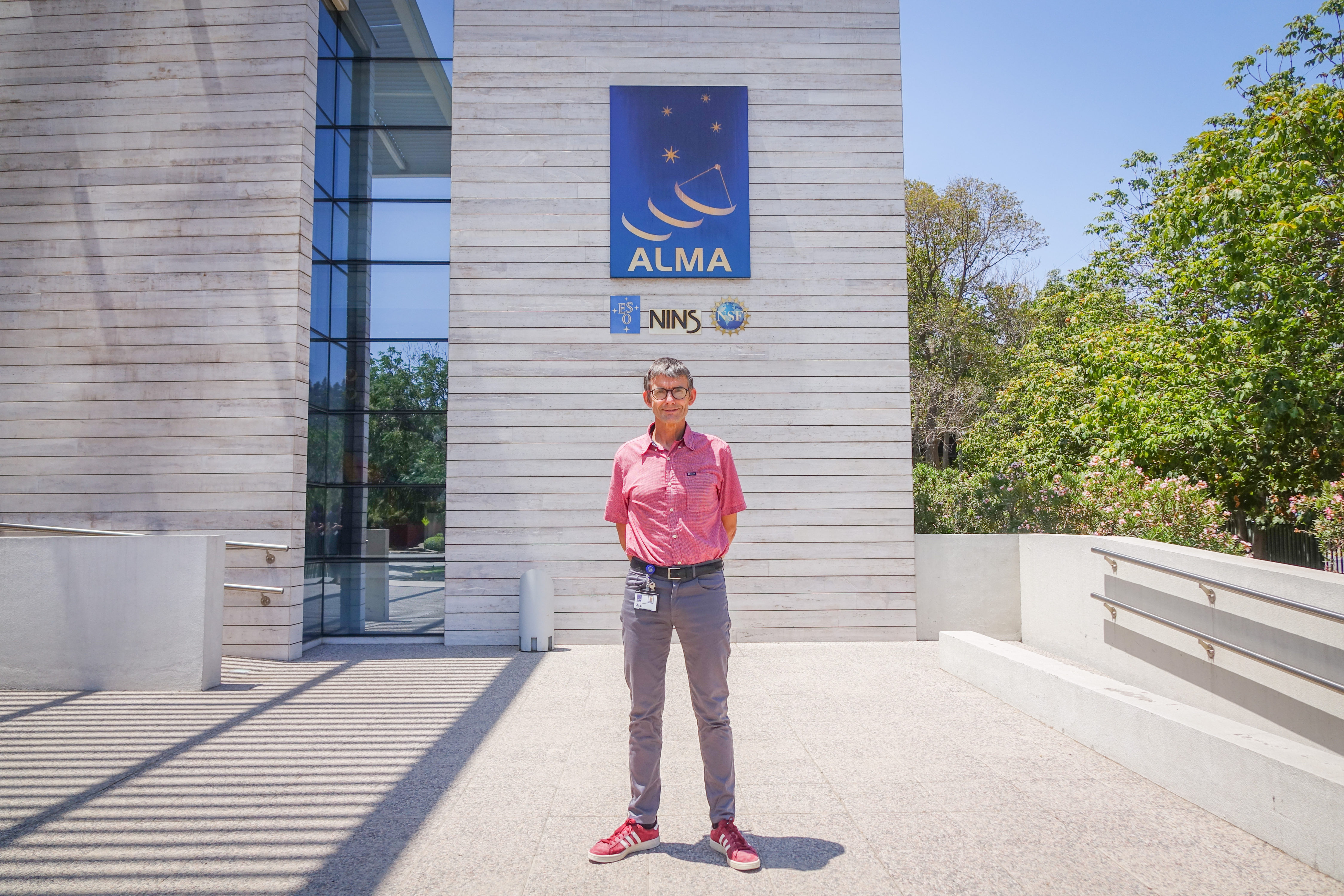 The ALMA Board has unanimously voted to offer Dr. Sean Dougherty a 5-year extension to his appointment as ALMA Director from February 2023 to February 2028, which he has happily accepted. Credit: D. Fernández - ALMA (ESO/NAOJ/NRAO)
