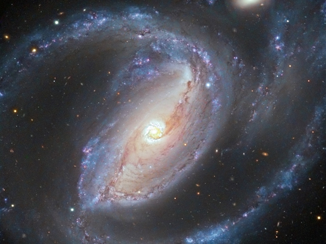 ALMA pesa agujero negro supermasivo de una galaxia espiral
