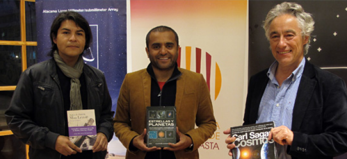 ALMA Observatory donates astronomy books to the Antofagasta Regional Library