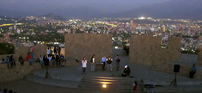 Huge Crowd for Night of Stars on Cerro San Cristóbal