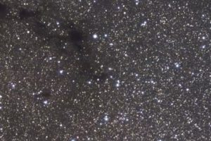 La joven estrella HD 142527 (acercamiento)