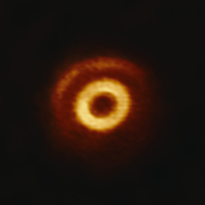 V1247 Orionis. Credit: ALMA (ESO/NAOJ/NRAO); S. Kraus (University of Exeter, UK)