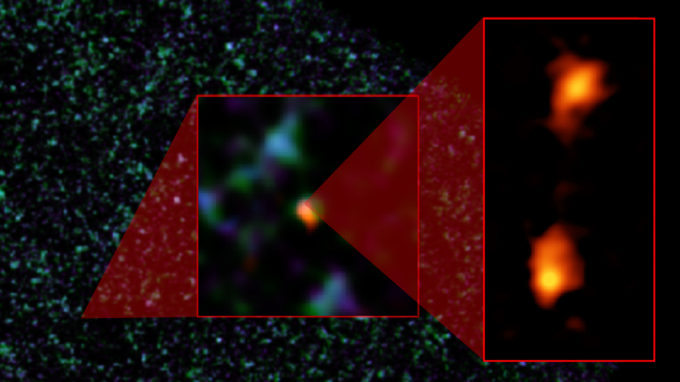 Imagen compuesta del par de galaxias ADFS. La imagen de fondo fue obtenida por el observatorio espacial Herschel, de la ESA. Posteriormente, el objeto fue detectado por el telescopio Atacama Pathfinder (APEX) de la ESO (al medio). ALMA (a la derecha) permitió identificar dos galaxias: ADFS-27N (Norte) y ADFS-27S (Sur). Estas galaxias con brotes de formación estelar se encuentran a unos 12.800 millones de años luz de la Tierra y están destinadas a fusionarse y formar una galaxia masiva. Créditos: NRAO/AUI/NSF, B. Saxton; ESA Herschel; ESO APEX; ALMA (ESO/NAOJ/NRAO); D. Riechers