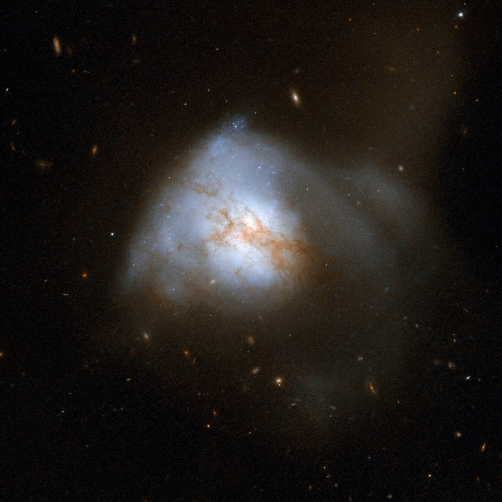 Arp 220 by Hubble Space Telescope
