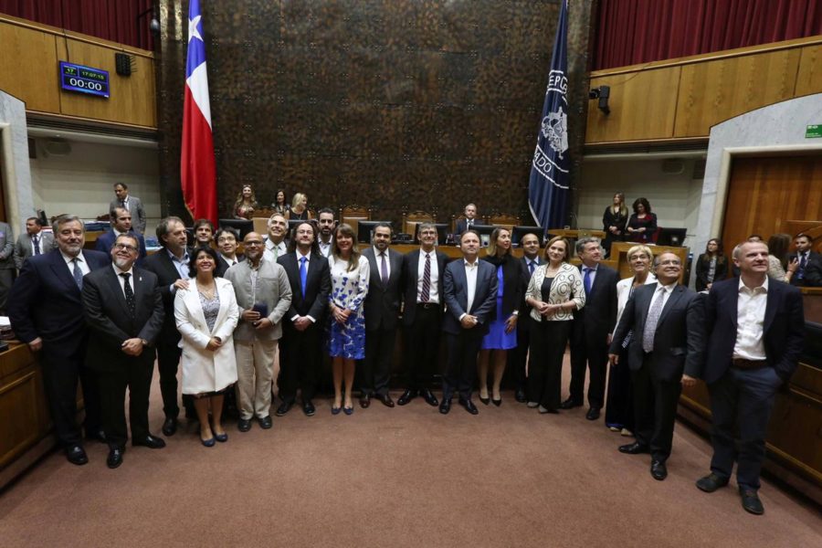 Senado de Chile distingue a ALMA por 1ª imagen de agujero negro