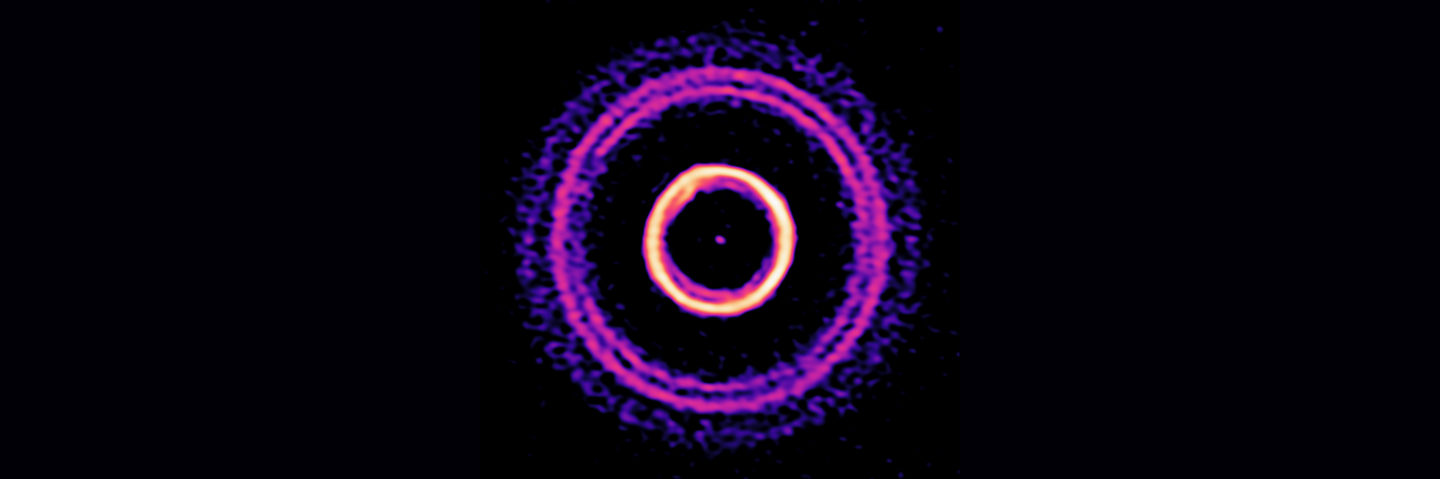 Nueva imagen de ALMA revela planeta migrante en disco protoplanetario