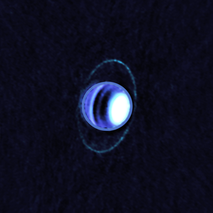 Imagen compuesta de la atmósfera y los anillos de Urano tomada con el radiotelescopio ALMA en diciembre de 2017. La imagen muestra por primera vez la emisión térmica, o temperatura, de los anillos de Urano, permitiendo a los astrónomos determinarla en unos fríos 77º Kelvin (-196,15℃). Bandas oscuras en la atmósfera de Urano delatan la presencia de moléculas que absorben las ondas de radio, en particular gas de Sulfuro de Hidrógeno (H2S); mientras que las zonas más brillantes como el polo norte contienen muy pocas de estas moléculas. Crédito: ALMA (ESO/NAOJ/NRAO); E. Molter and I. de Pater.