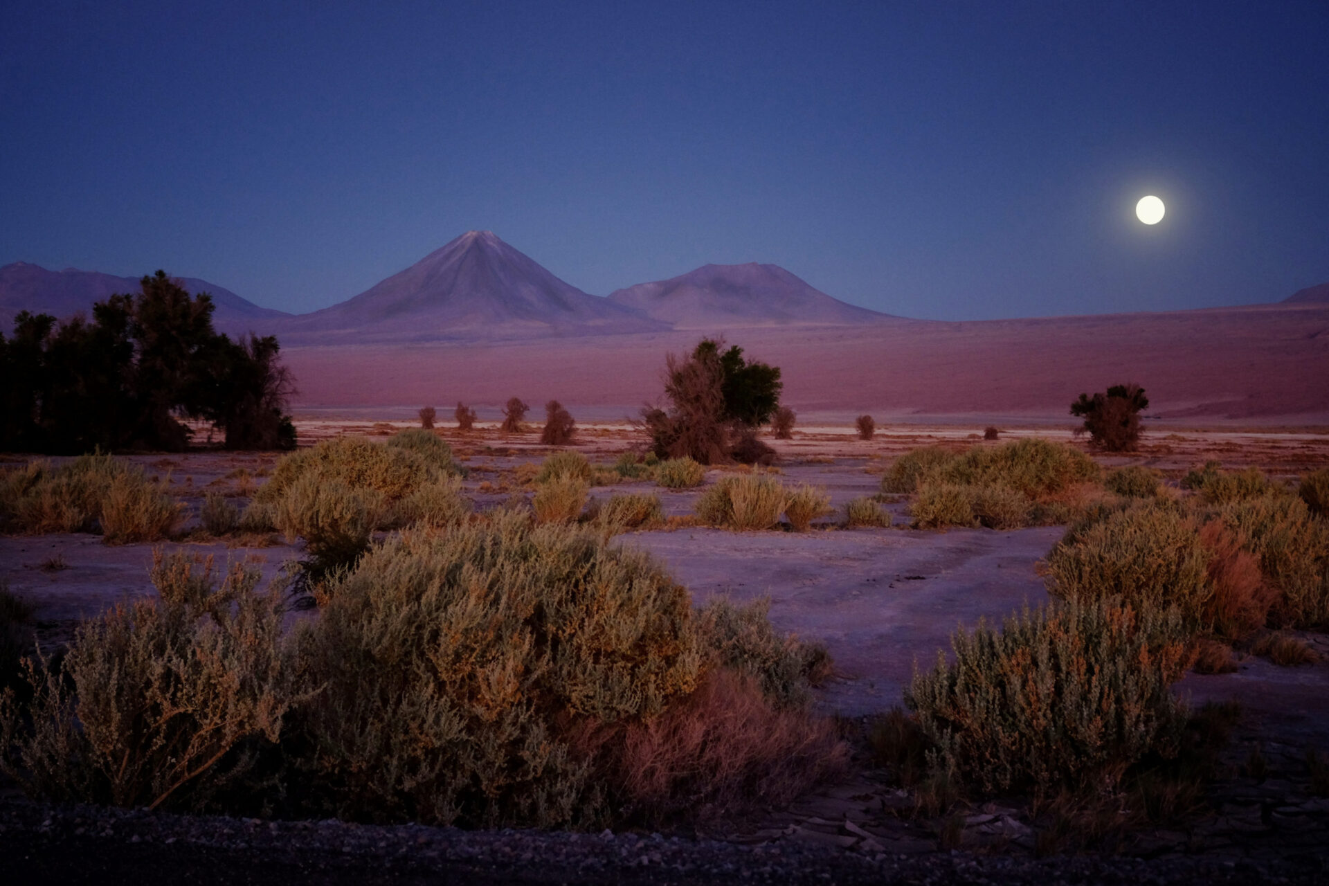 Licancabur and Juriques volcanos