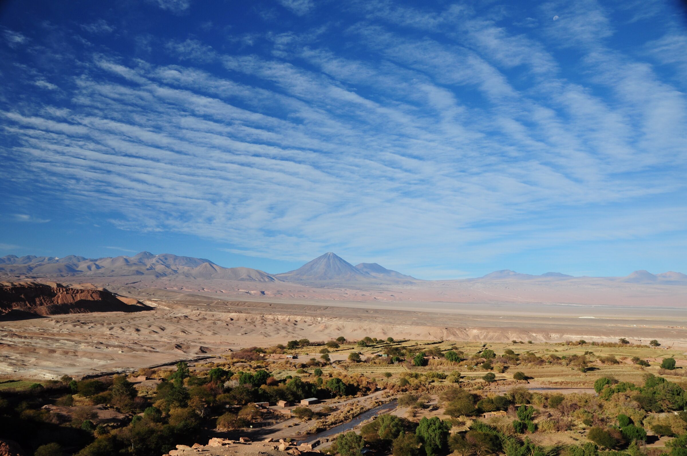 An impressive view of the Licancabur and Juriques