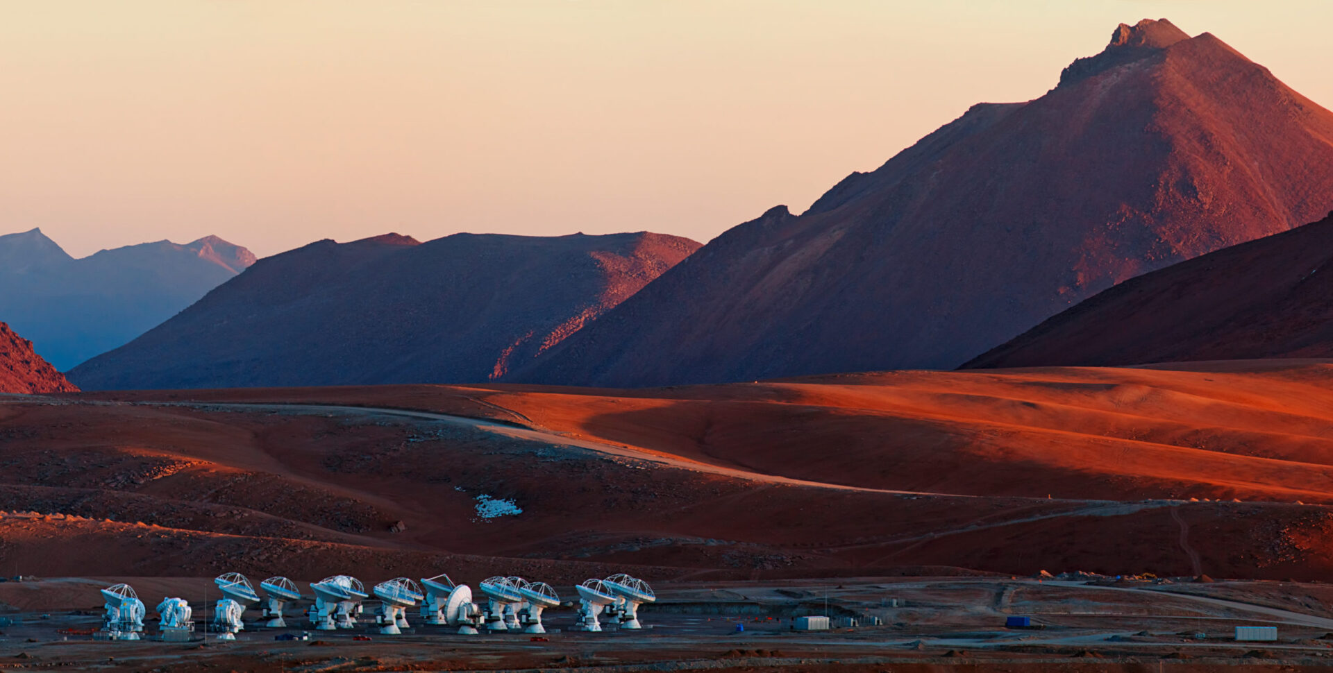 This panoramic view of the Chajnantor