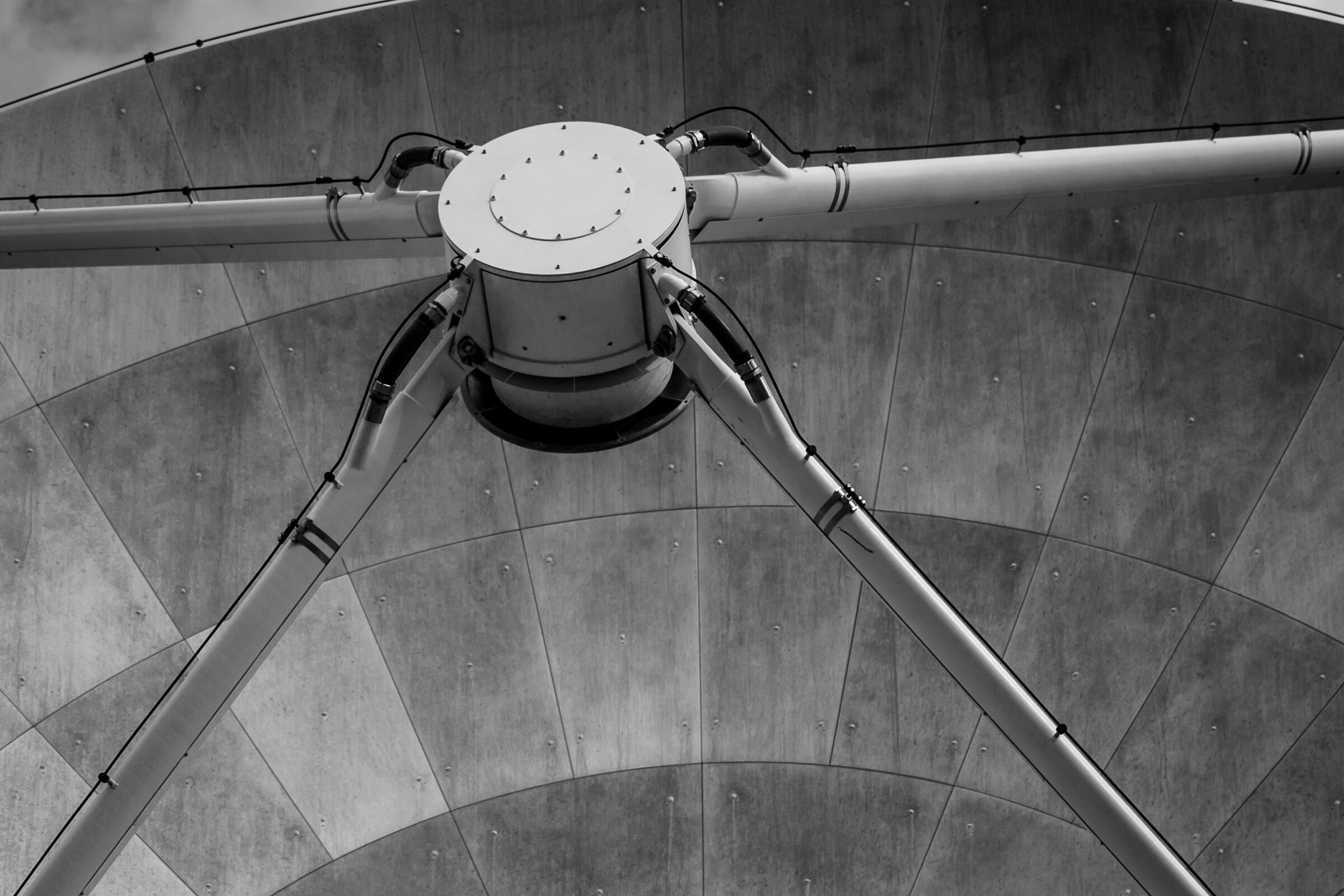 ALMA antenna sub reflector