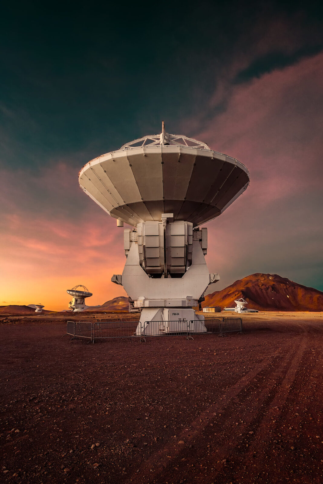 American ALMA antenna in Chajnantor