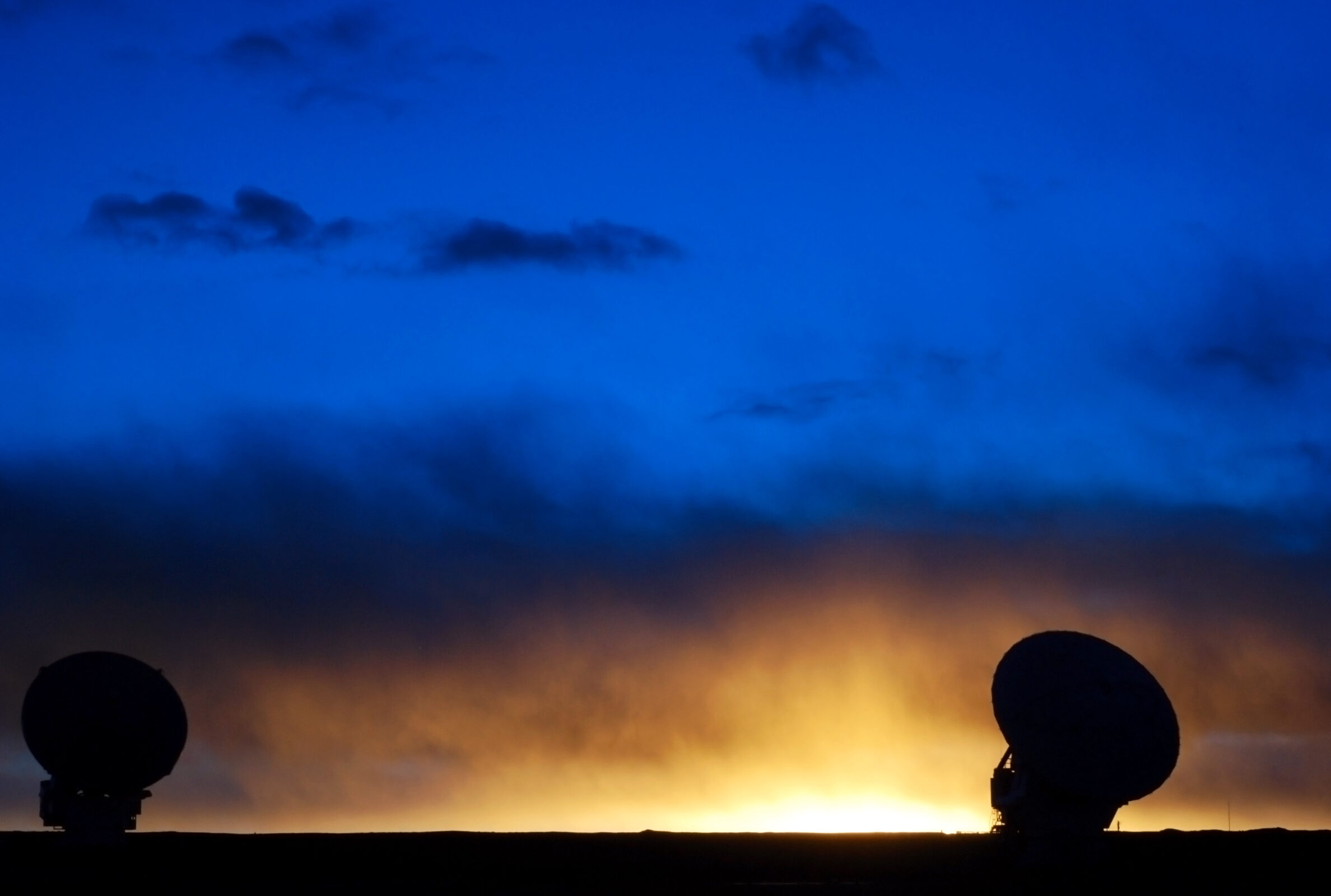 El sol se pone como fuego en Atacama