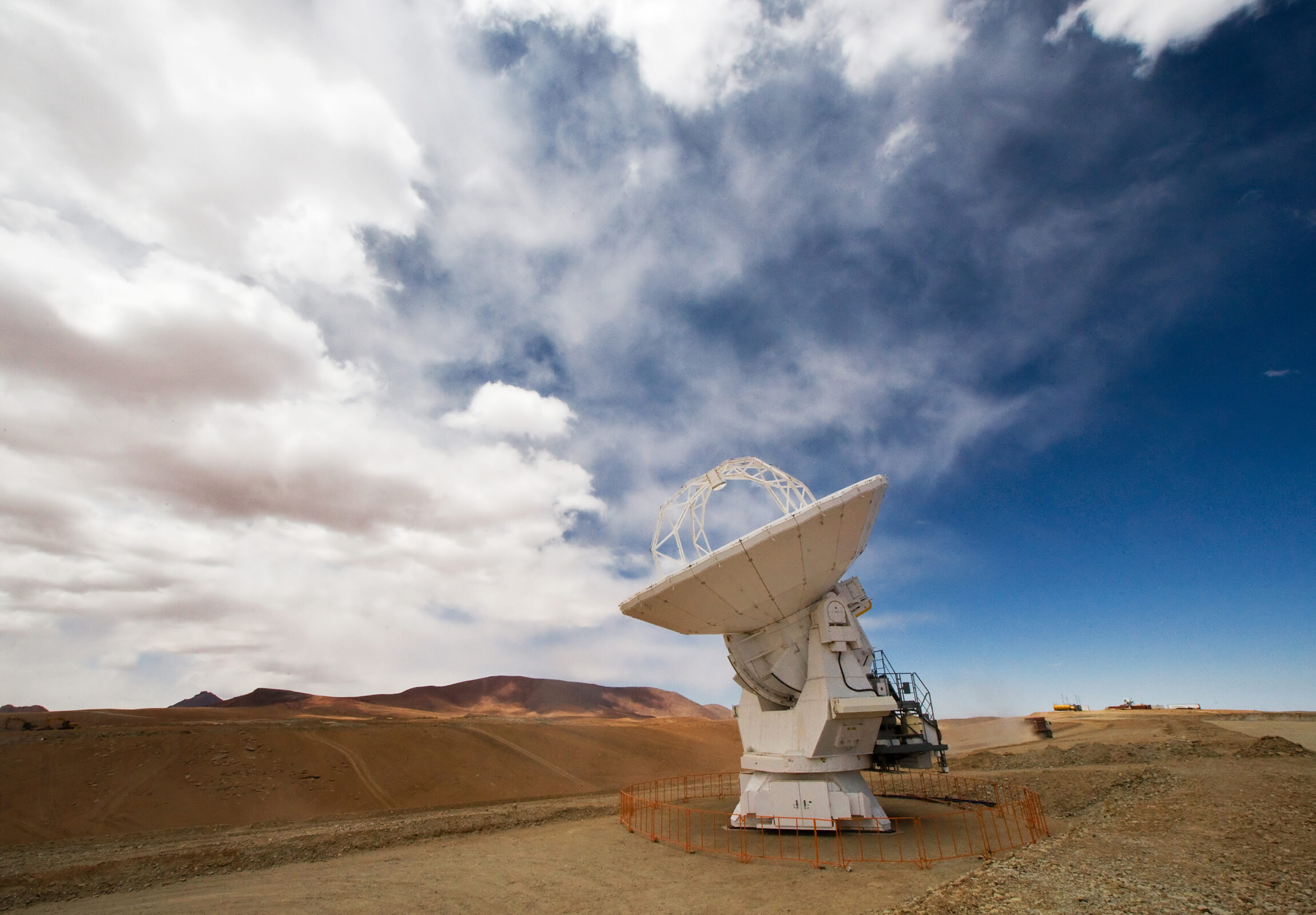 Una de las antenas de ALMA