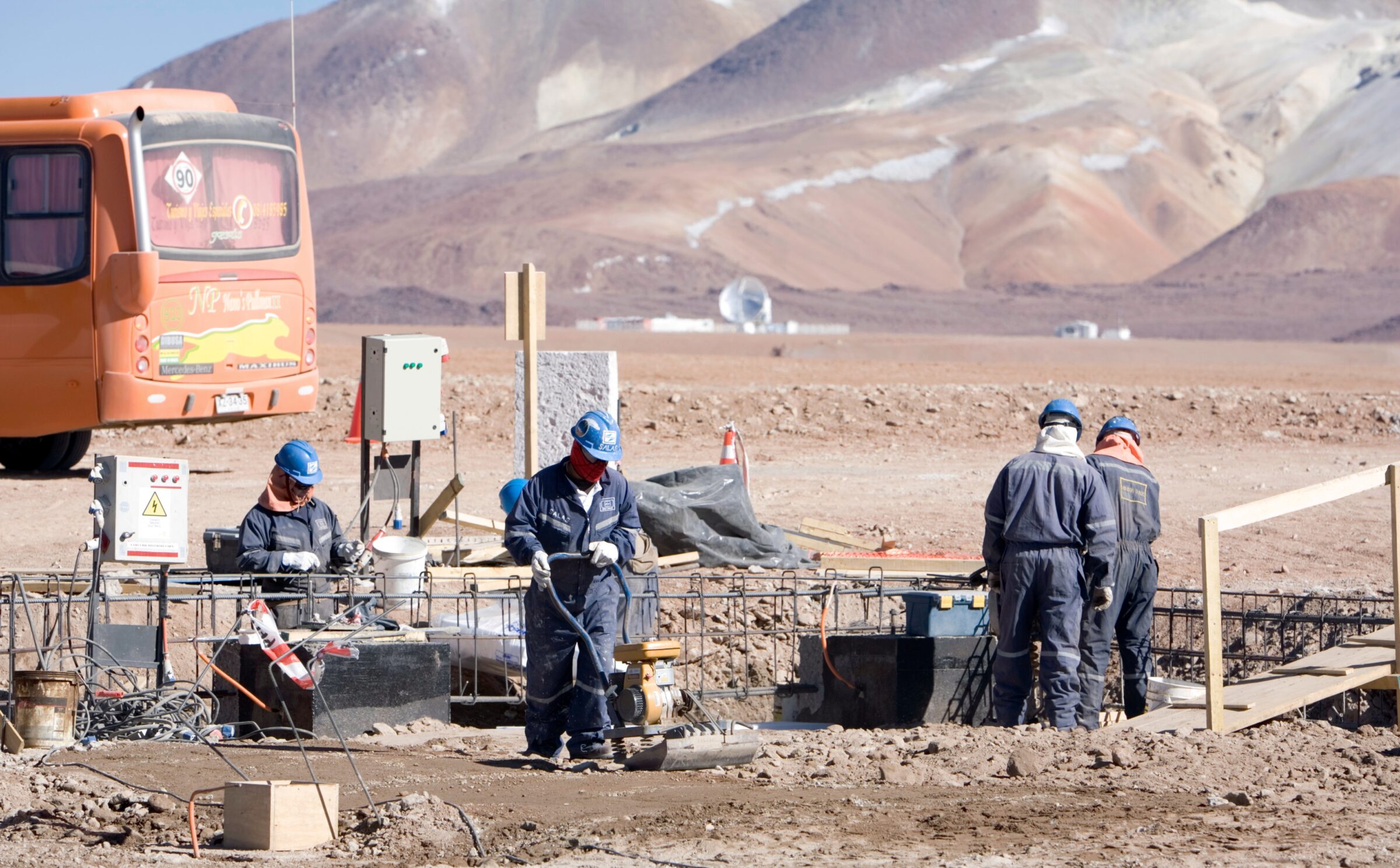 Comienzo de las construcciones en el AOS