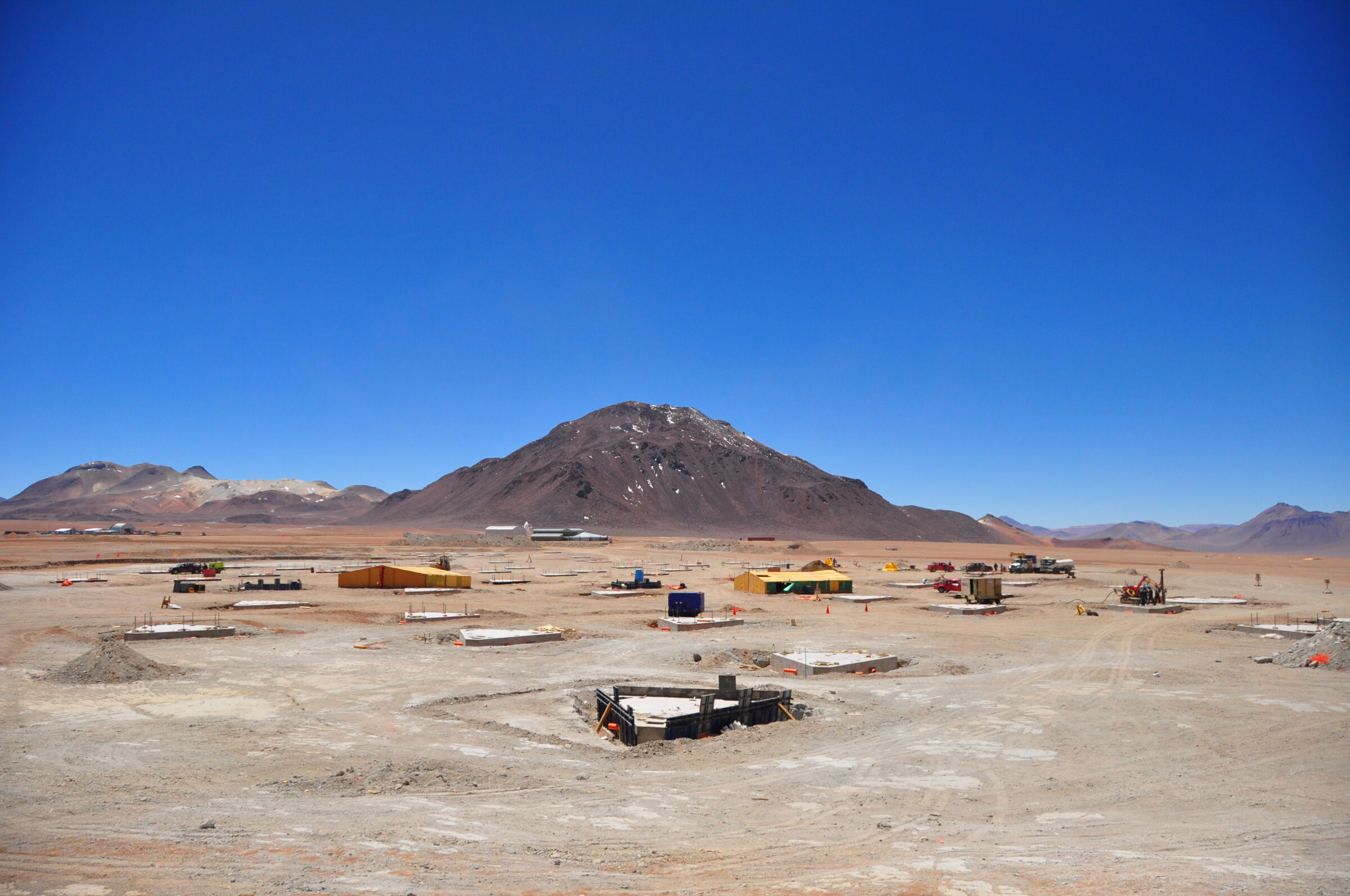 Comienzo de las construcciones en el AOS