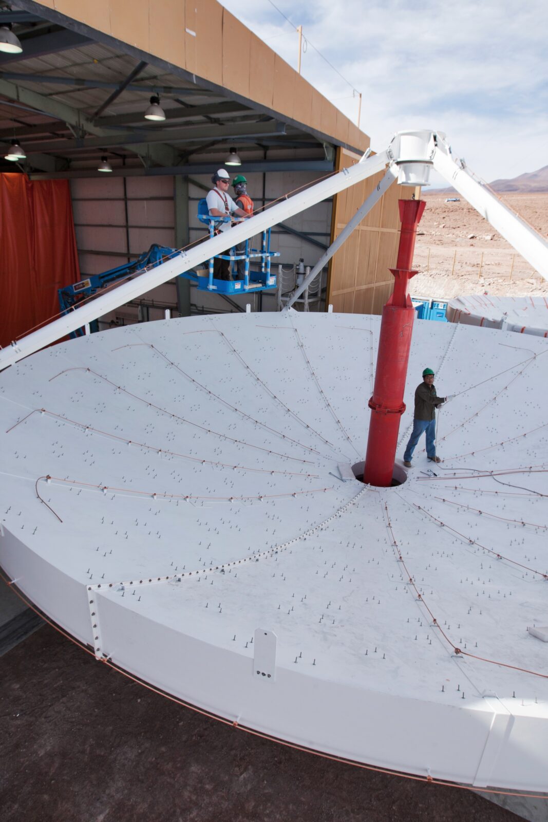 Assembly of a European antenna