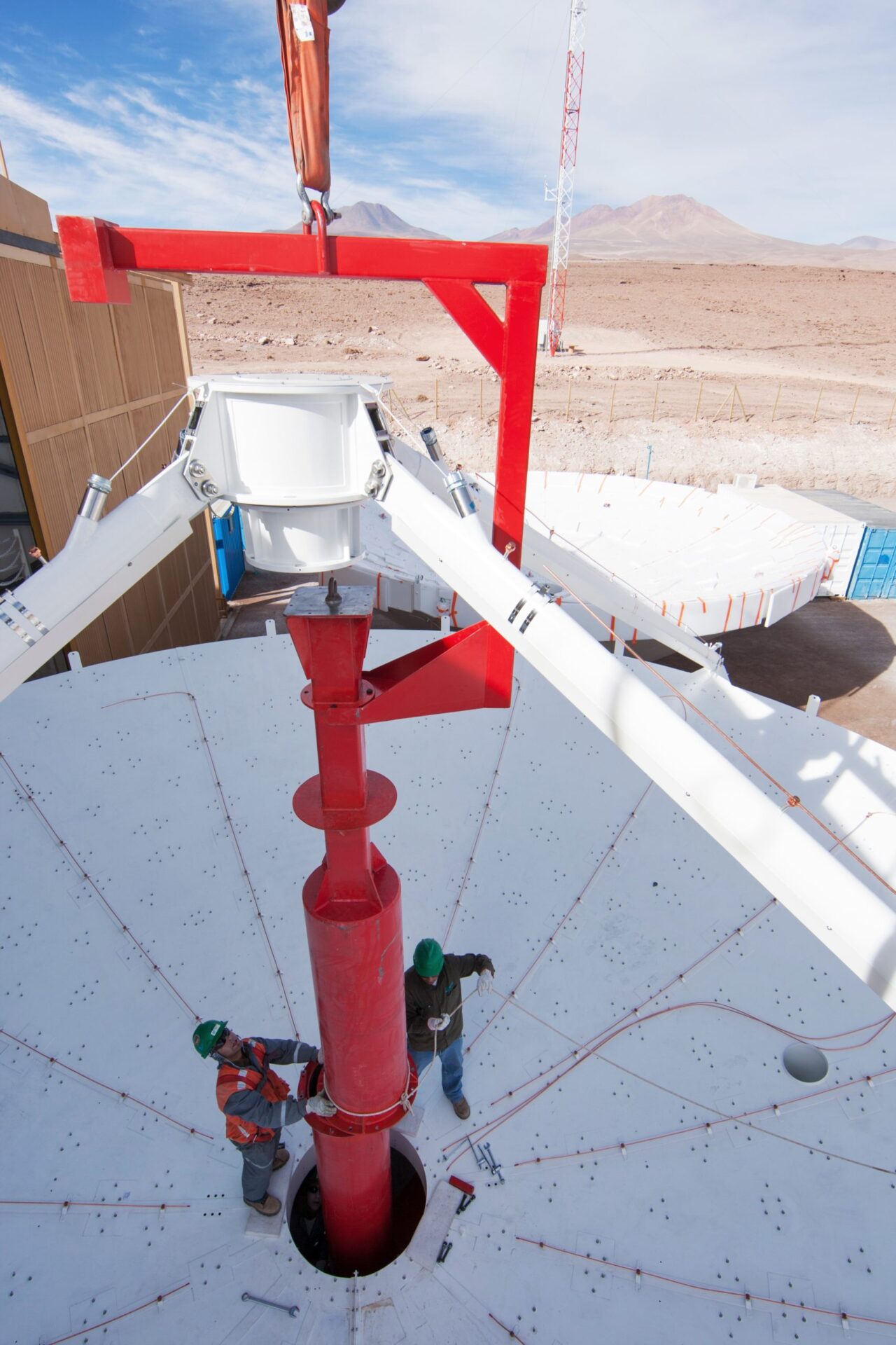 Assembly of a European antenna