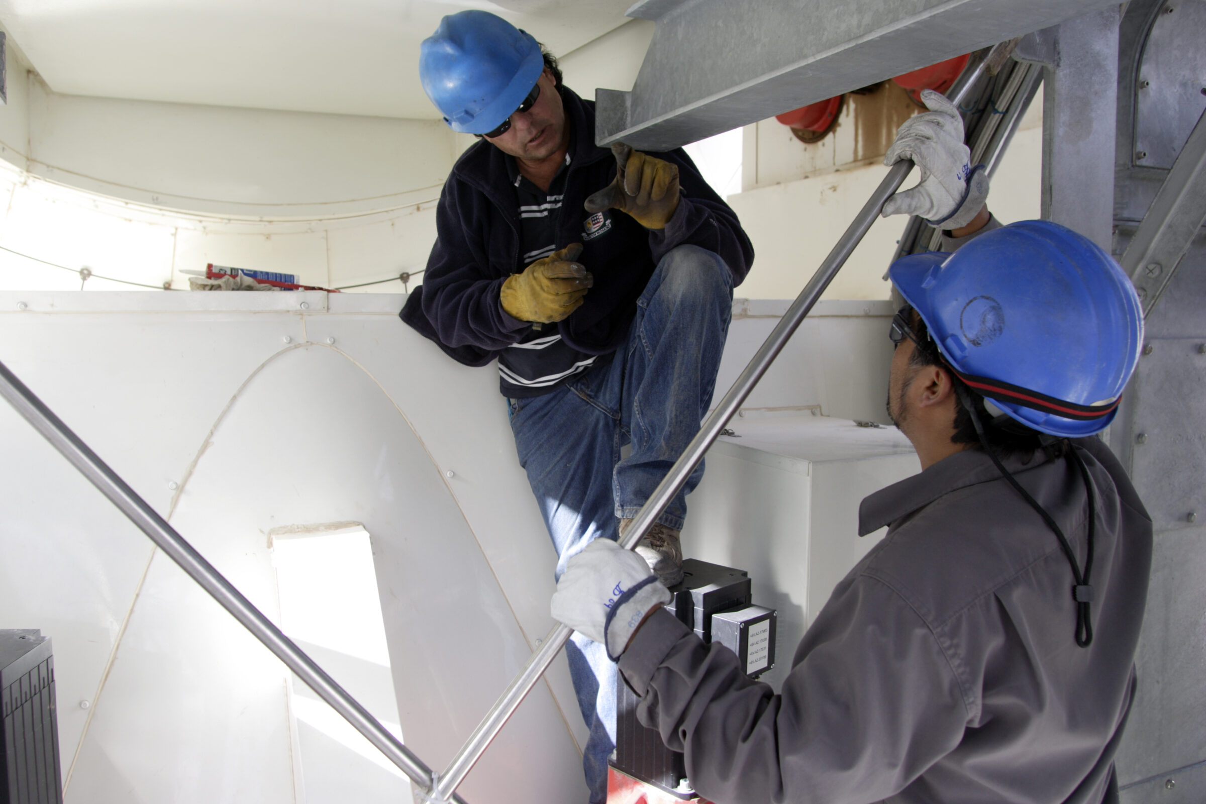 Trabajo en antena VERTEX.