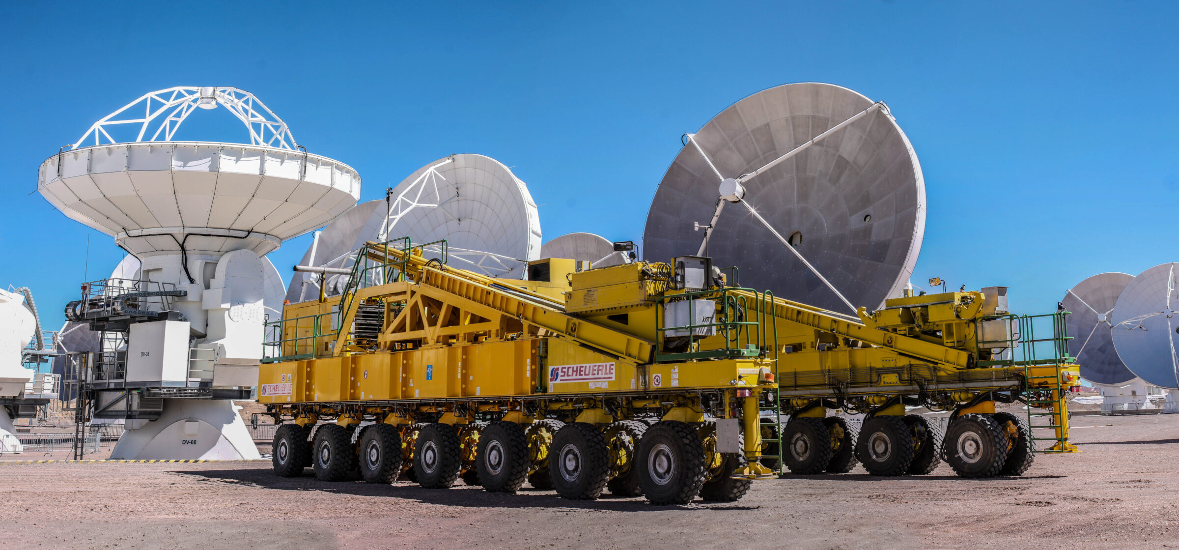 ALMA transporter and antennas.