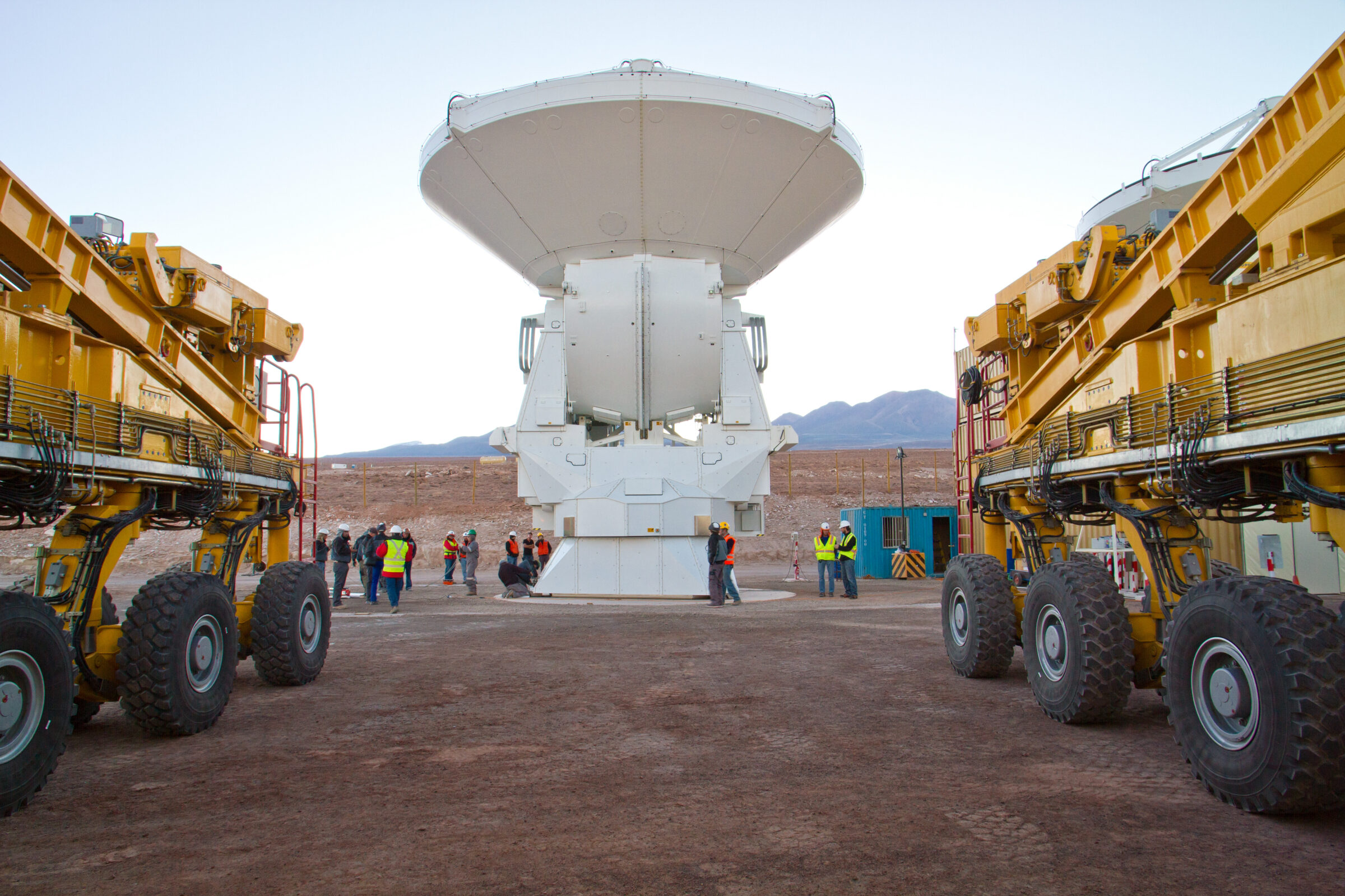 First European ALMA antenna handed over to Joint ALMA Observator