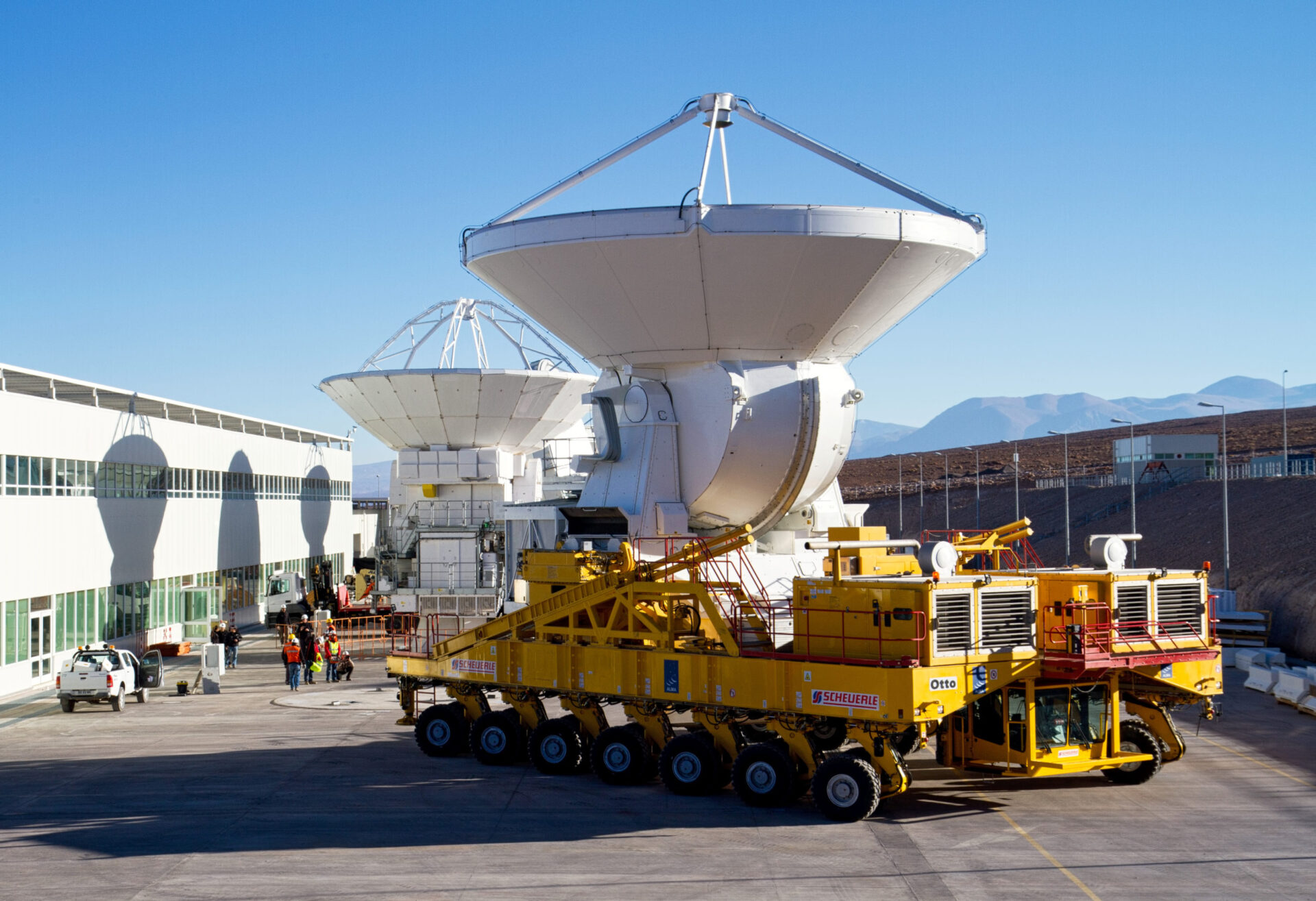 First European ALMA antenna handed over to Joint ALMA Observator