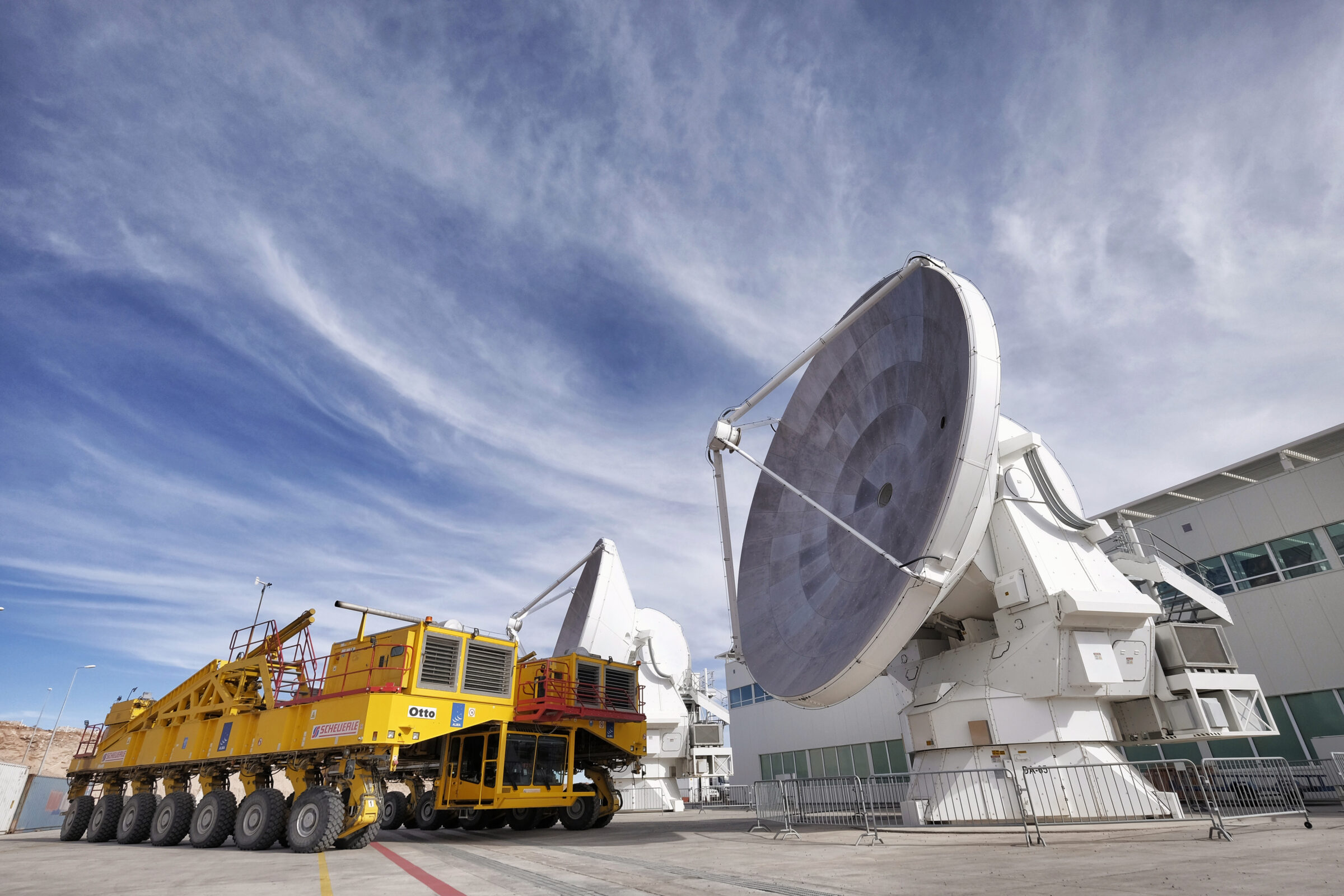 Transportador y antena de ALMA