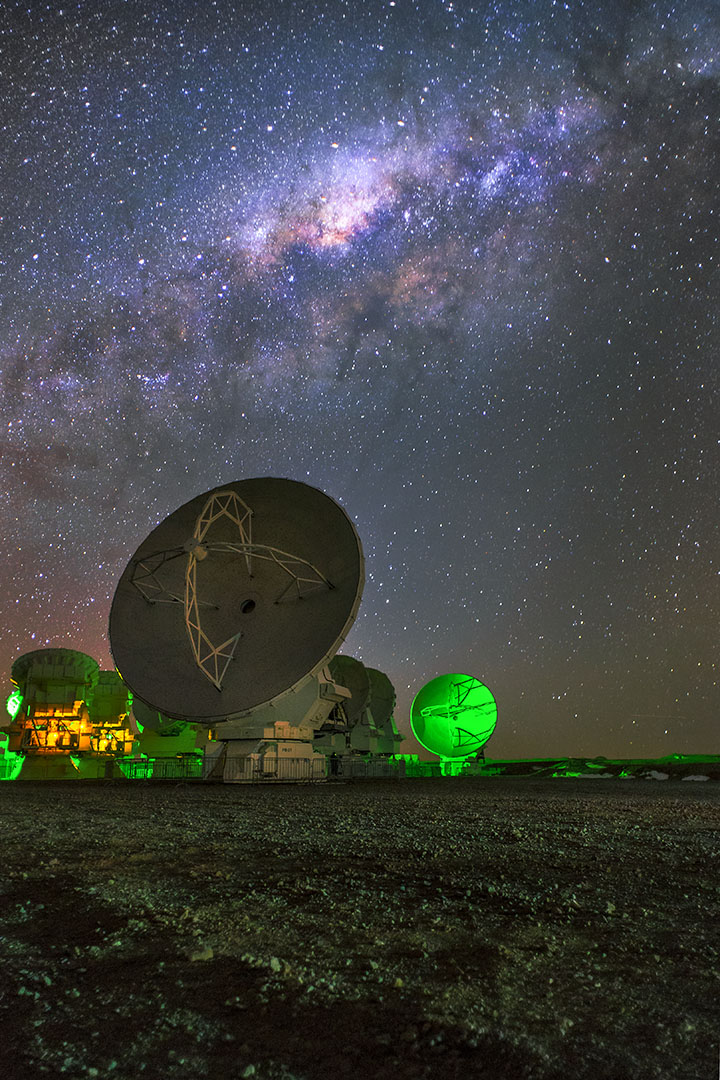<p>In the Chajnantor Plateau, amazing picture of the antennas under the Milkyway. Credit: Sergio Otarola -ALMA(ESO/NAOJ/NRAO)</p>
