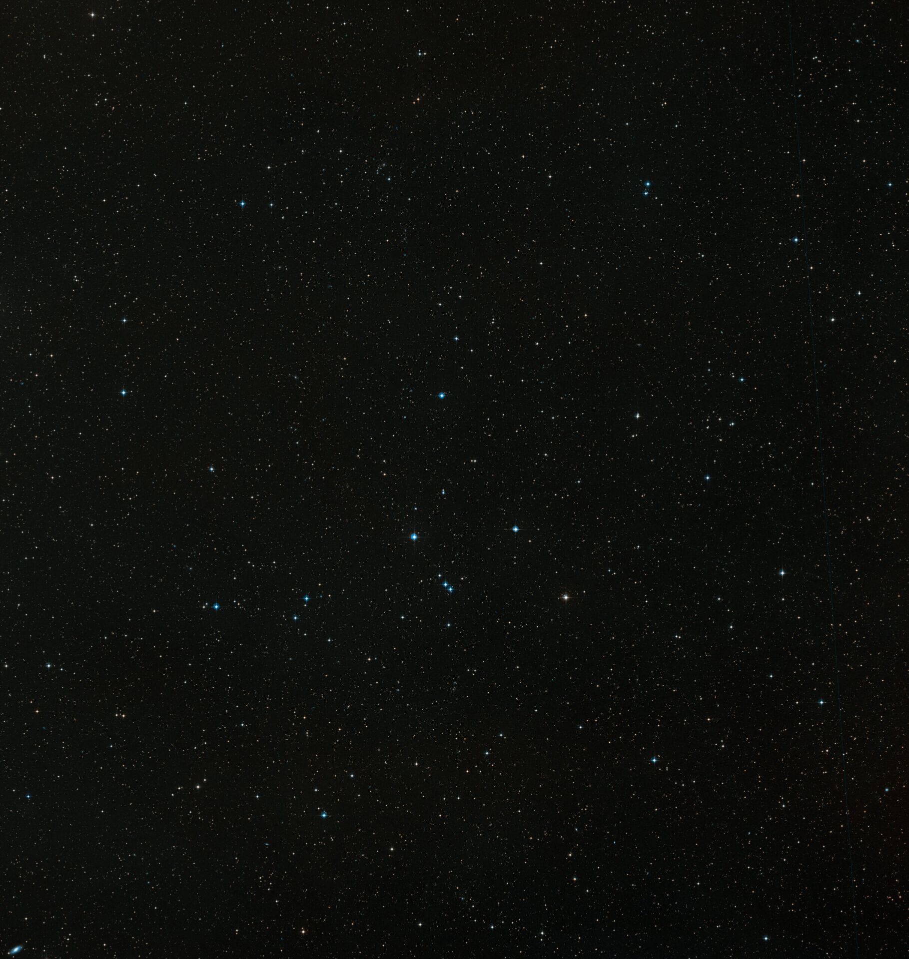 Esta imagen es una composición de color hecha a partir de las exposiciones del sondeo Digitized Sky Survey 2 (DSS2). El campo de visión es de 2,8 x 2,9 grados. Crédito: Digitized Sky Survey 2 and ESA/Hubble. ESA/Hubble and Digitized Sky Survey 2. Acknowledgement: Davide De Martin (ESA/Hubble)