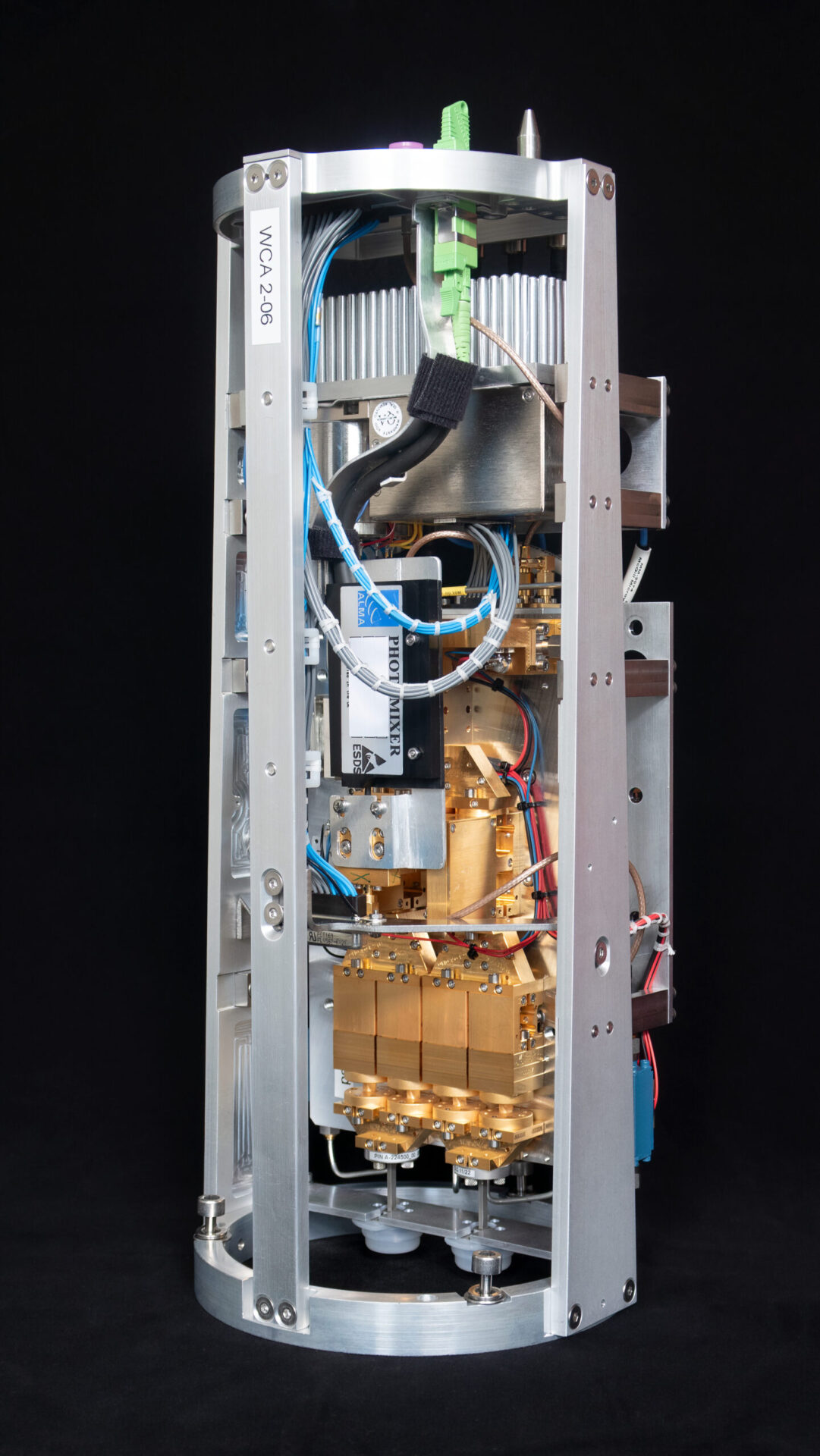 Warm cartridge assembly of an ALMA Band 2 receiver