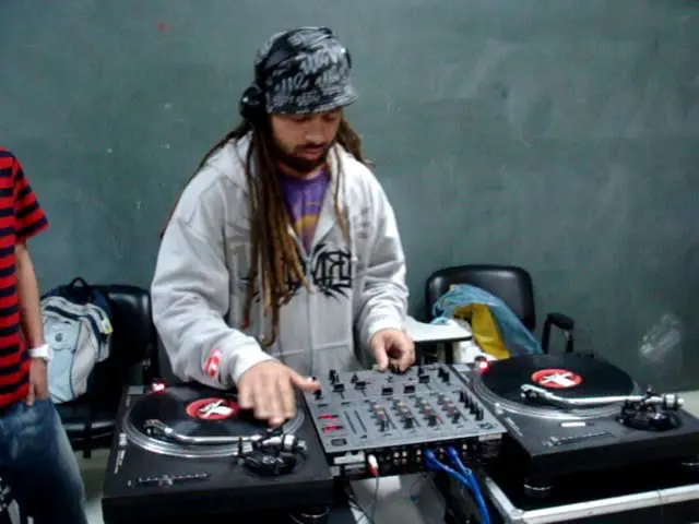 DJ-Erry-g-em-aula