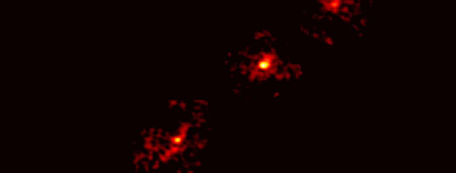Una excepcional Cruz de Einstein revela materia oscura oculta
